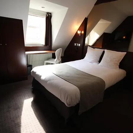 Otel Des Tonneliers 2*