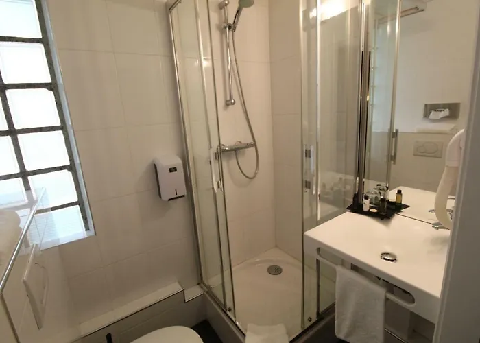 Otel Des Tonneliers 2*